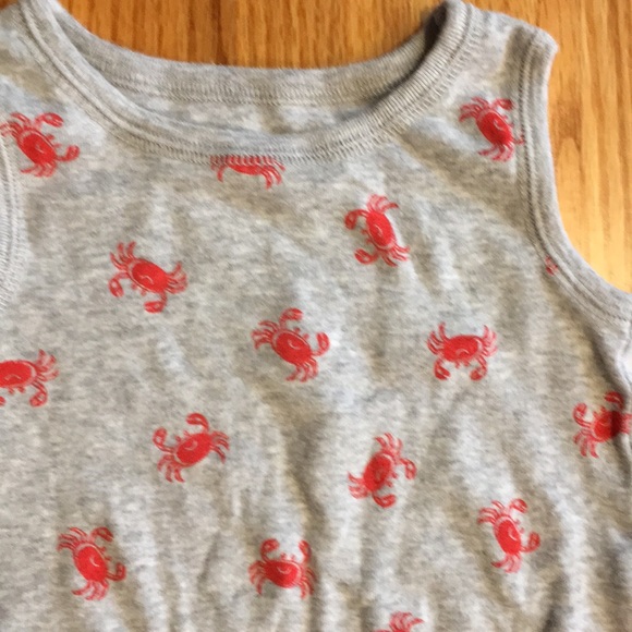 3/$10 - Carters Boys Red Shorts w/ Crab Bodysuit - Picture 3 of 5